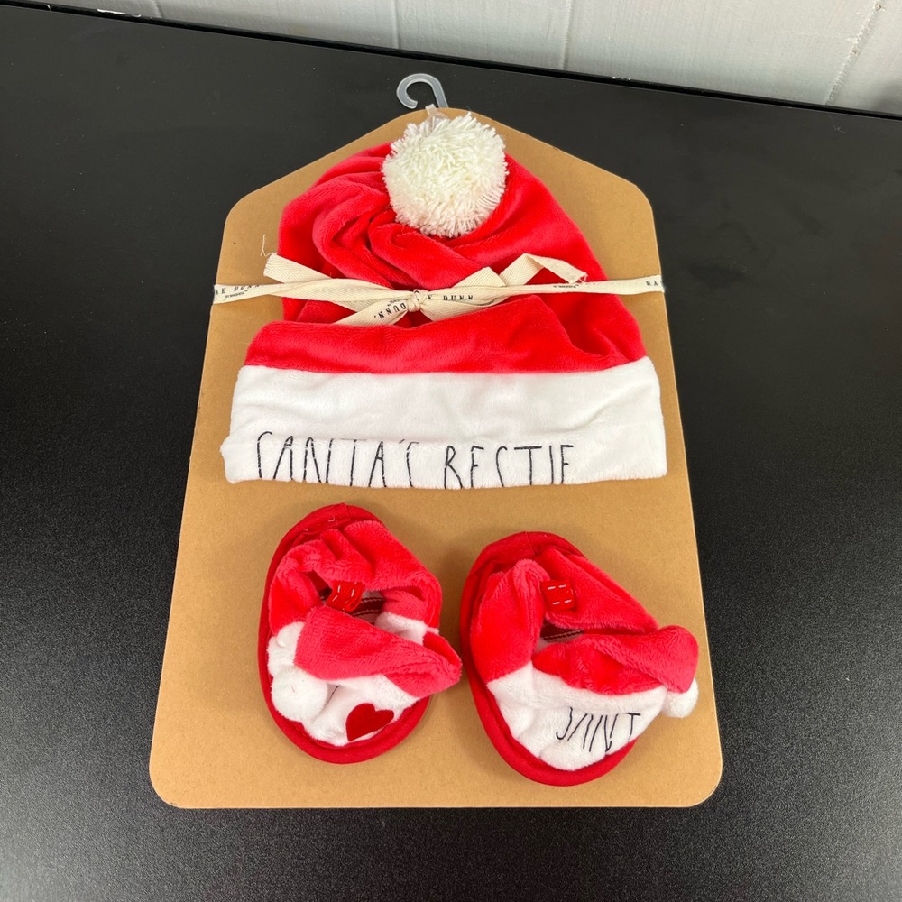 NWT Rae Dunn Holiday Hat and Slipper Set